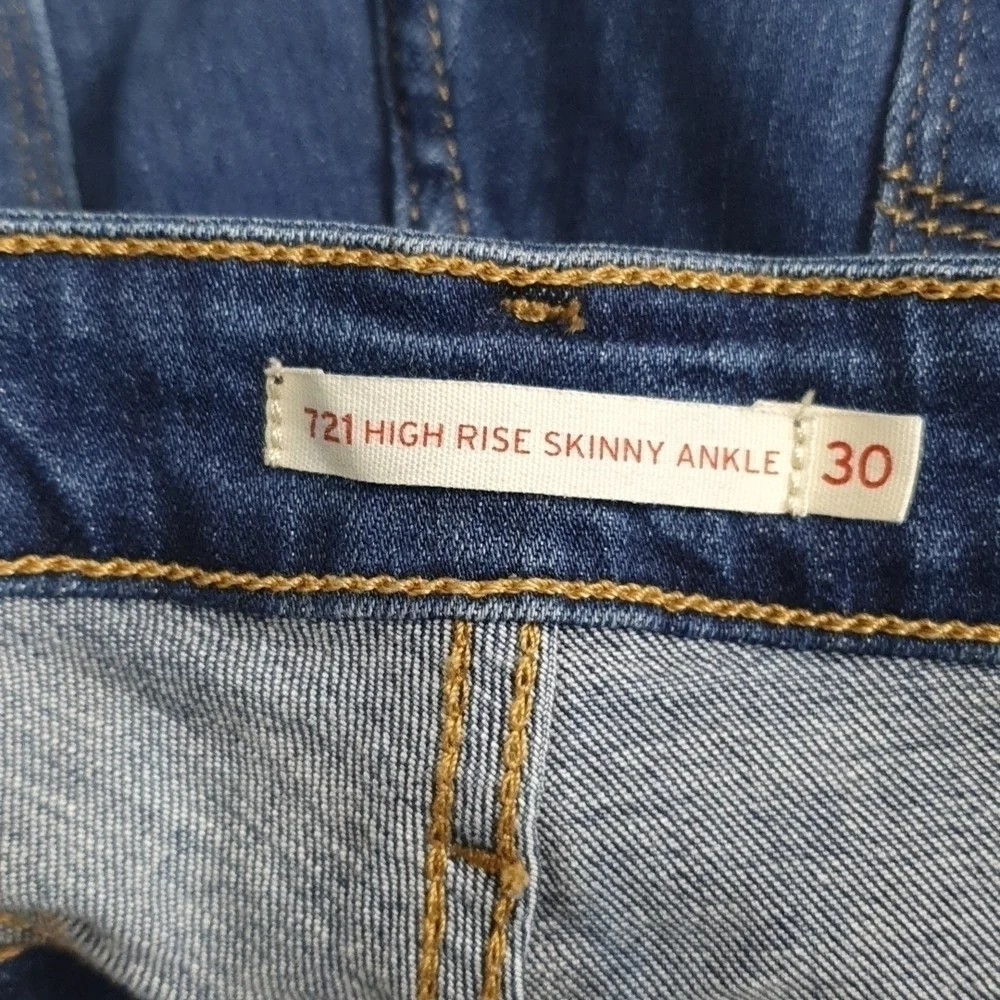 Levi's 721 High Rise Skinny Ankle Distressed Jeans - Picture 6 of 14